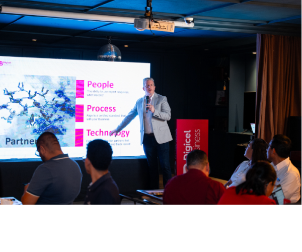 Digicel Business fortalece su liderazgo como socio estratégico en El Salvador