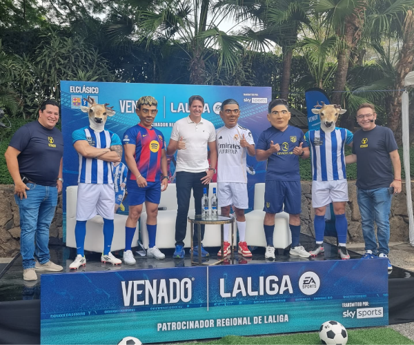 Leyenda de LaLiga llega a El Salvador para vivir el Clásico junto a RON VENADO